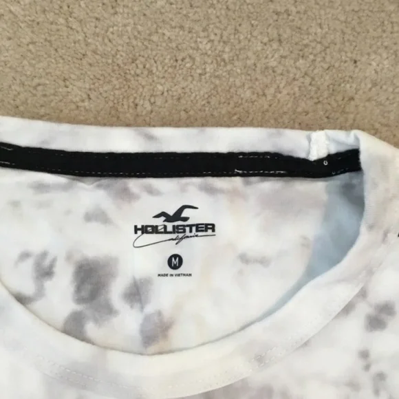 Brand new Hollister t shirt men’s medium - Picture 3 of 3